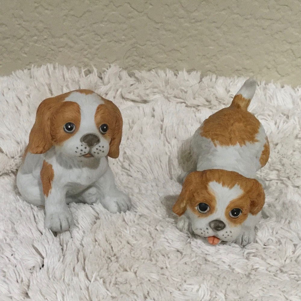 Dog figurines